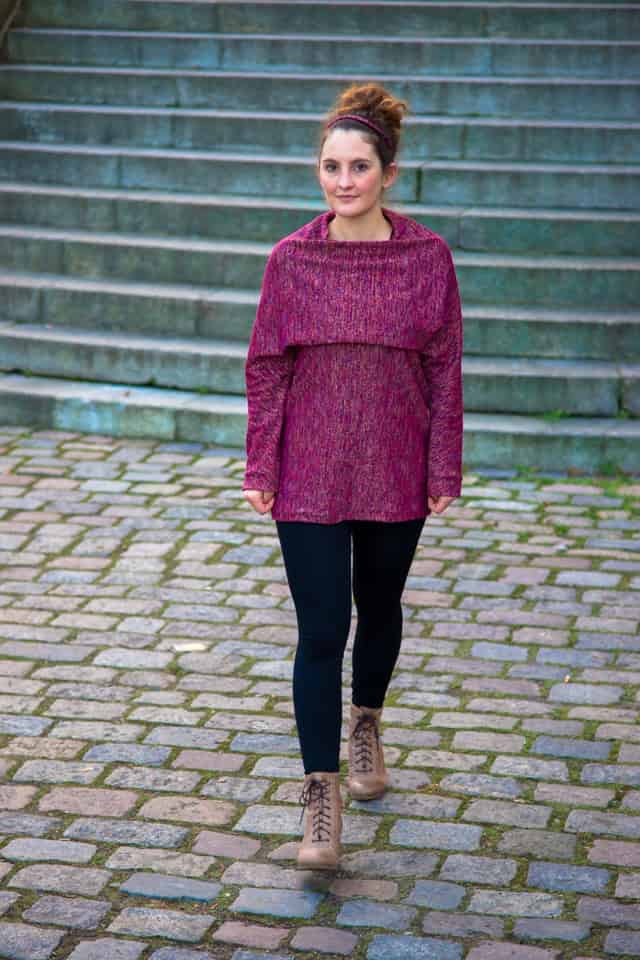 Twister als kunterbuntes, glitzerndes Strickkleid