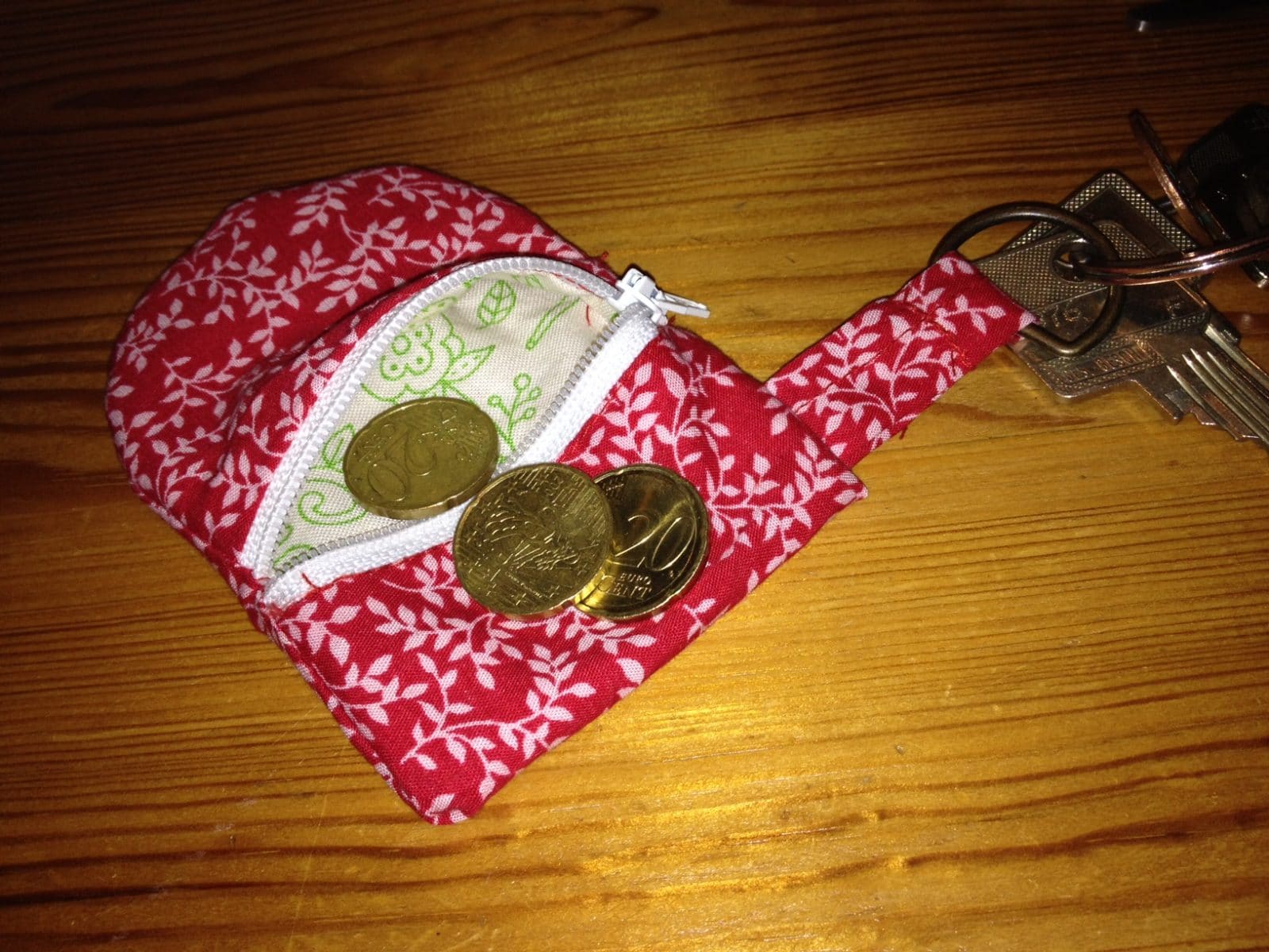 Minitasche mit Reißverschluss als Schlüsselanhänger - HANDMADE Kultur