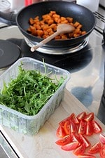 Honig-karamellisierter Süßkartoffel Salat