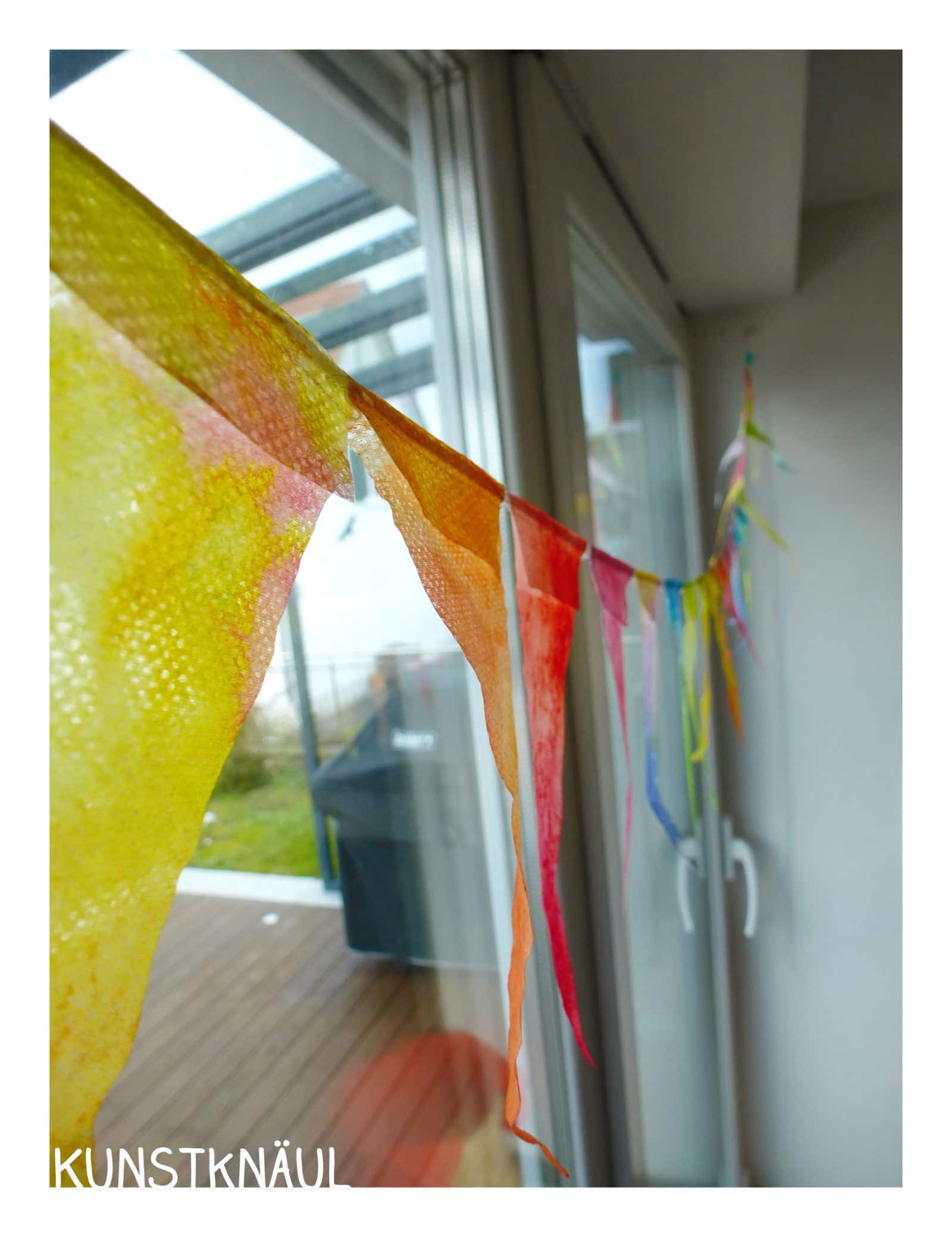 Aquarell – Wimpelkette aus Teebeuteln