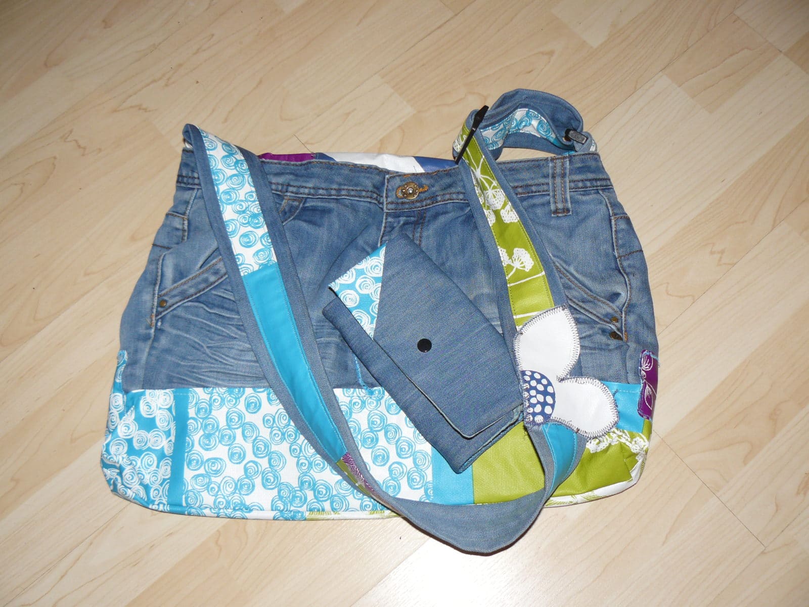 mit Komplikationen…Jeans meets Wachstischdecke