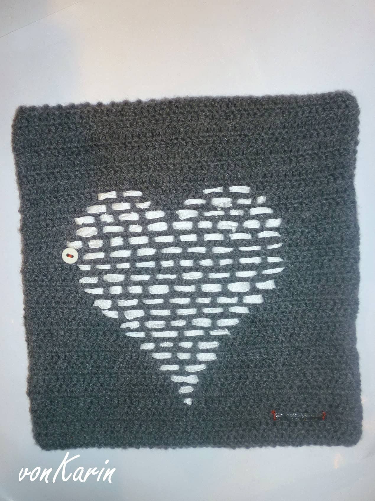 Herziges Kissen – gestrickt & gehäkelt
