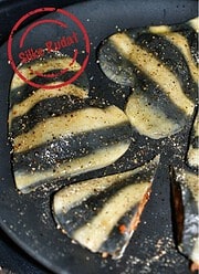 Gestreifte Pasta Herzen mit Roter Pesto