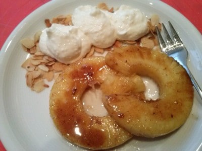Gebratene Ananas mit Kokoscreme