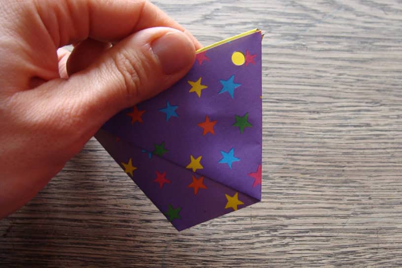 Kleine Nachmittagsfalterei oder wie man an trüben Tagen ein Origami Fangspiel faltet