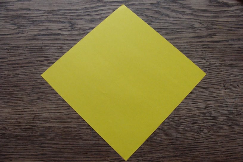 Kleine Nachmittagsfalterei oder wie man an trüben Tagen ein Origami Fangspiel faltet