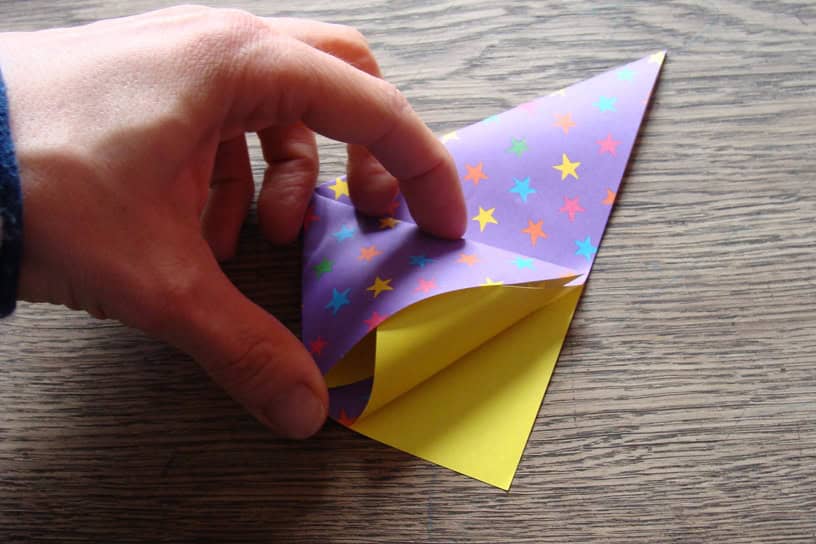 Kleine Nachmittagsfalterei oder wie man an trüben Tagen ein Origami Fangspiel faltet