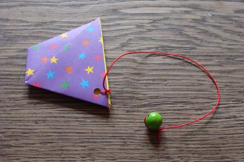 Kleine Nachmittagsfalterei oder wie man an trüben Tagen ein Origami Fangspiel faltet