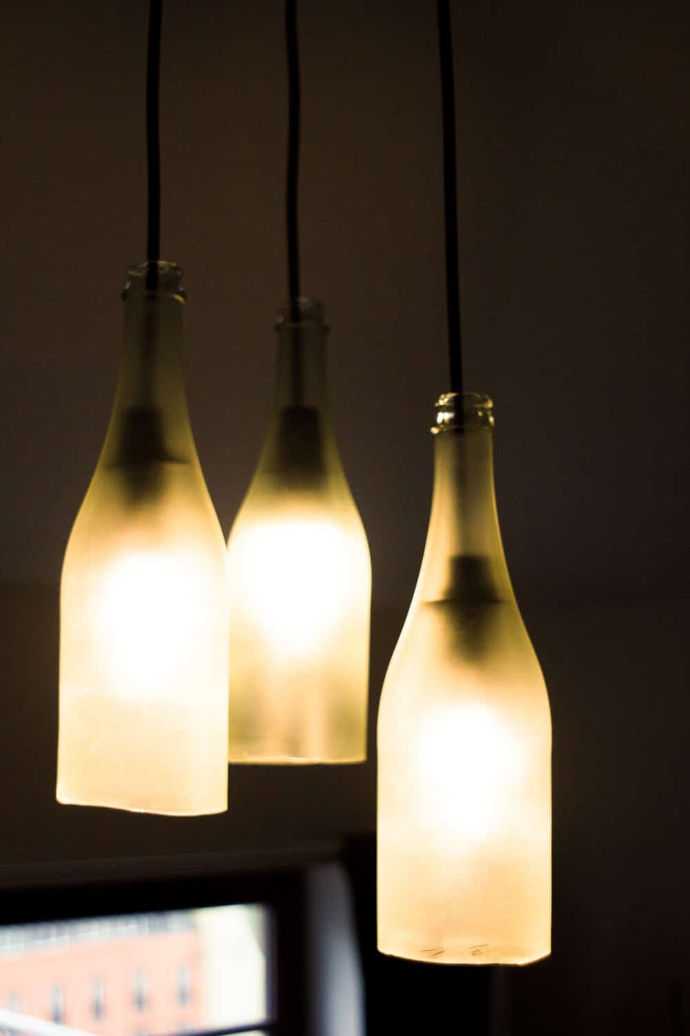 Lampe aus Sektflaschen – Anleitung zum Nachbauen