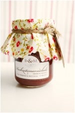 Marmeladengläser als Gastgeschenke mit Vintage Stoffen