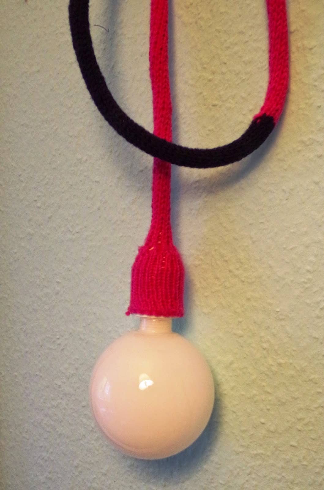 DIY Strick-Lampe (kostenlose Anleitung)