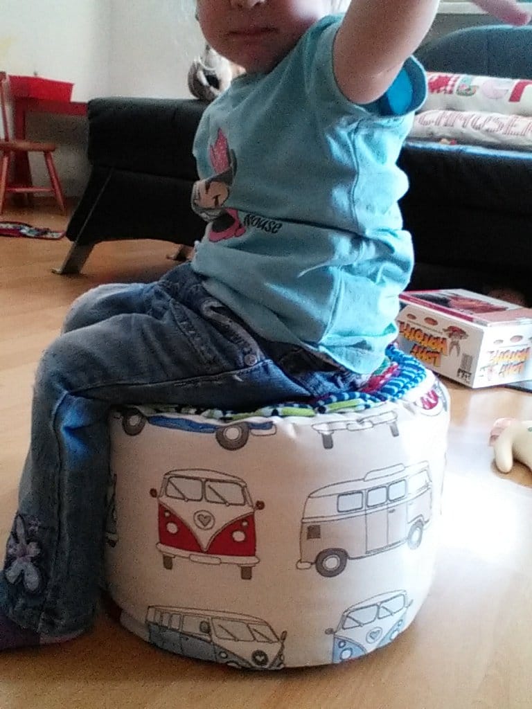 SITZKISSEN TUTORIAL aus JERSEYRESTEN und WACHSTUCH