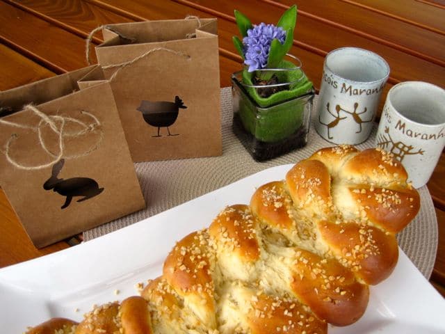 Frohe Ostern…mit einem leckeren Oster-Hefe-Marzipan-Zopf!