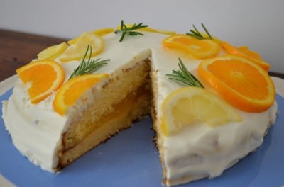 Lemon Curd-Kuchen im Zitrusfruchtkleid