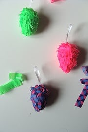 Osterdeko auf die Schnelle: Pinata-Ostereier für den Strauß