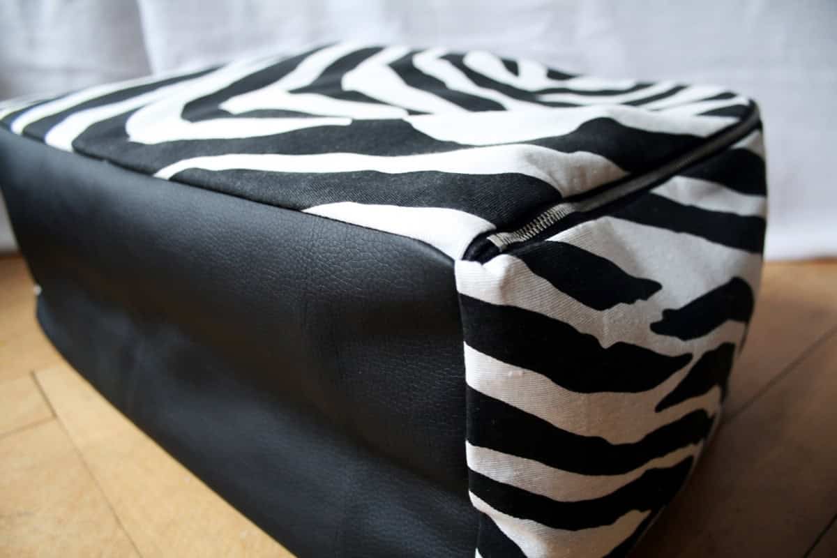 Großer Zebra-Wollkoffer