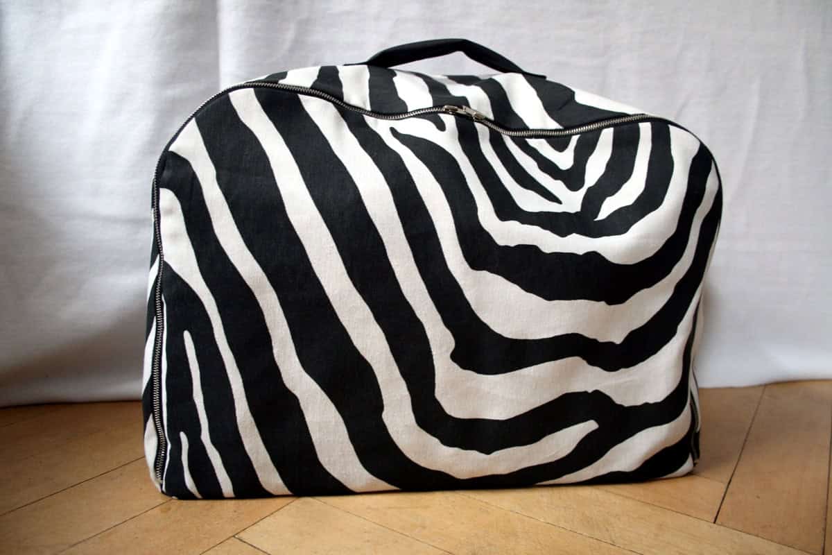 Großer Zebra-Wollkoffer