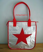 Tote Bag aus Kaffeetüten und alten Schirmen