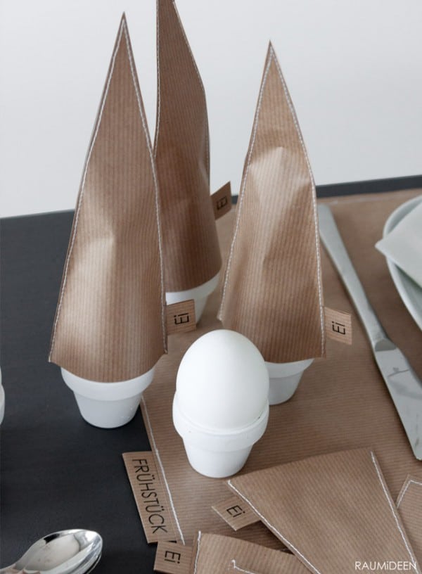 Eierhütchen und Tischsets aus Packpapier genäht