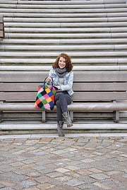 Gestrickte Filztasche im Flechtmuster