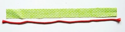 Bunte Stoffbänder, Paspel, Henkel und Schleife für Nähprojekte, ideal für Handarbeit und kreative Textilgestaltung.
