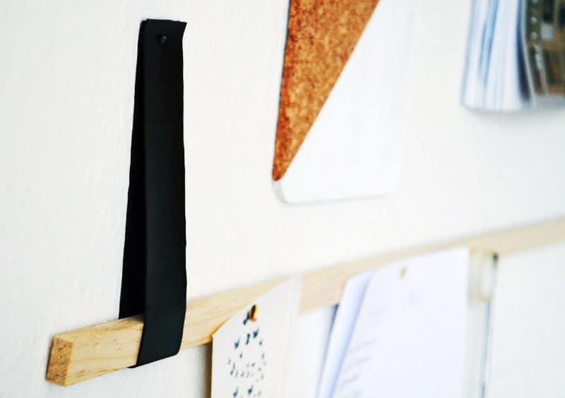 Mein Home Office mit einer DIY Notiz- oder Memoleiste aus Holz und Lederschlaufen