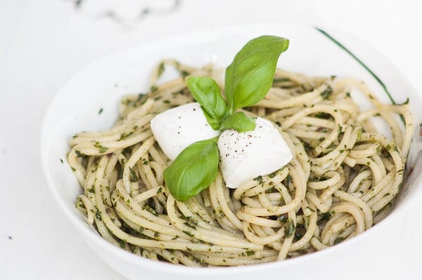 Rucola Pesto mit Kräutern