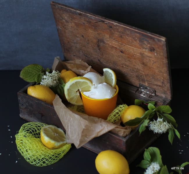 Lecker: Lemon Frozen Yoghurt