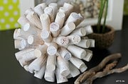Upcycling: Kugel aus Weinkorken