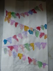 Bunte Windlichter aus Butterbrottüten