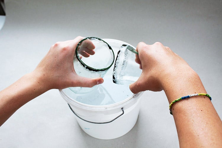 Altglas Upcycling mit einer Bauanleitung für einen Flaschenschneider