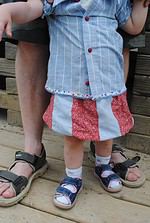 Kinderoutfit aus „ausgedienten Herrenhemden“