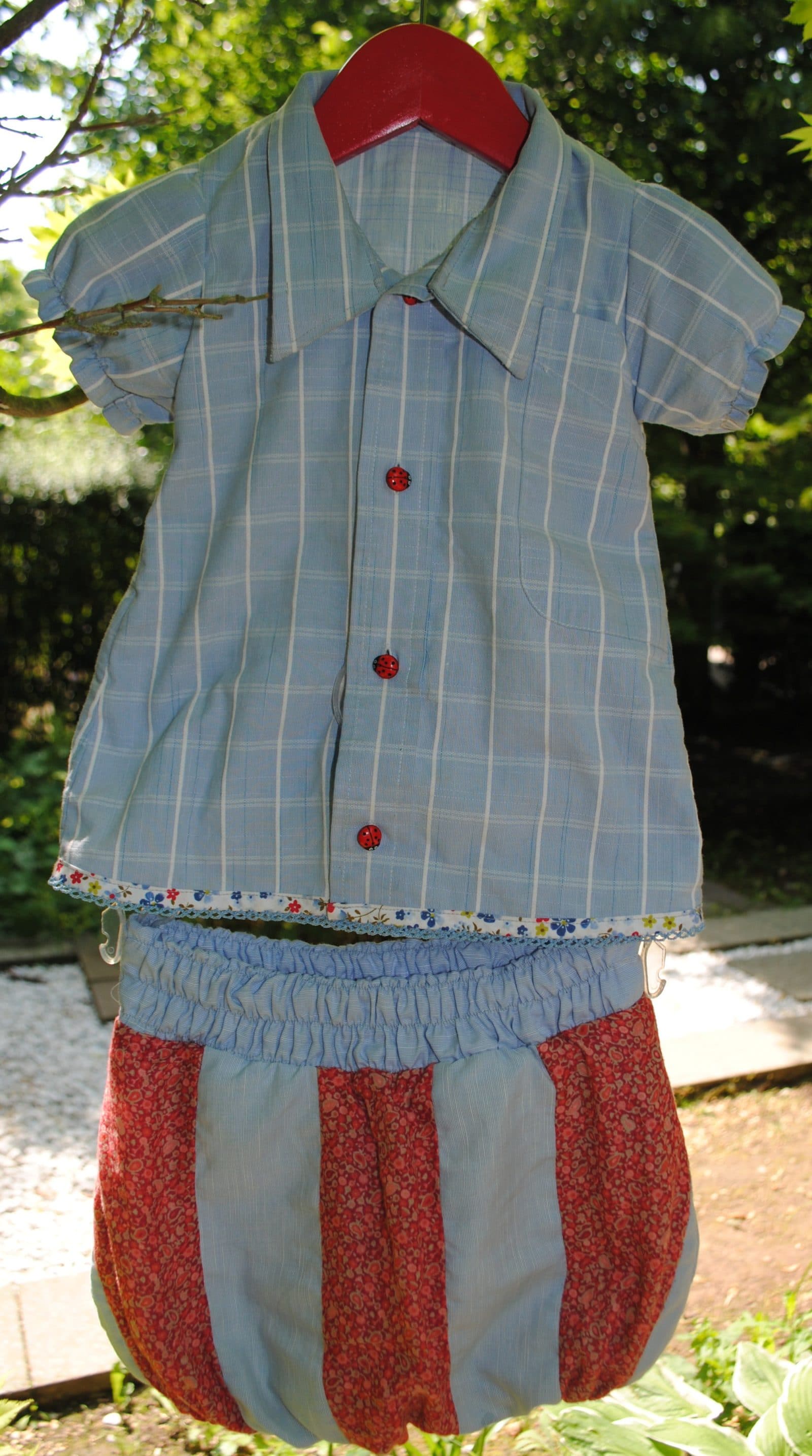 Kinderoutfit aus „ausgedienten Herrenhemden“