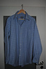 Kinderoutfit aus „ausgedienten Herrenhemden“