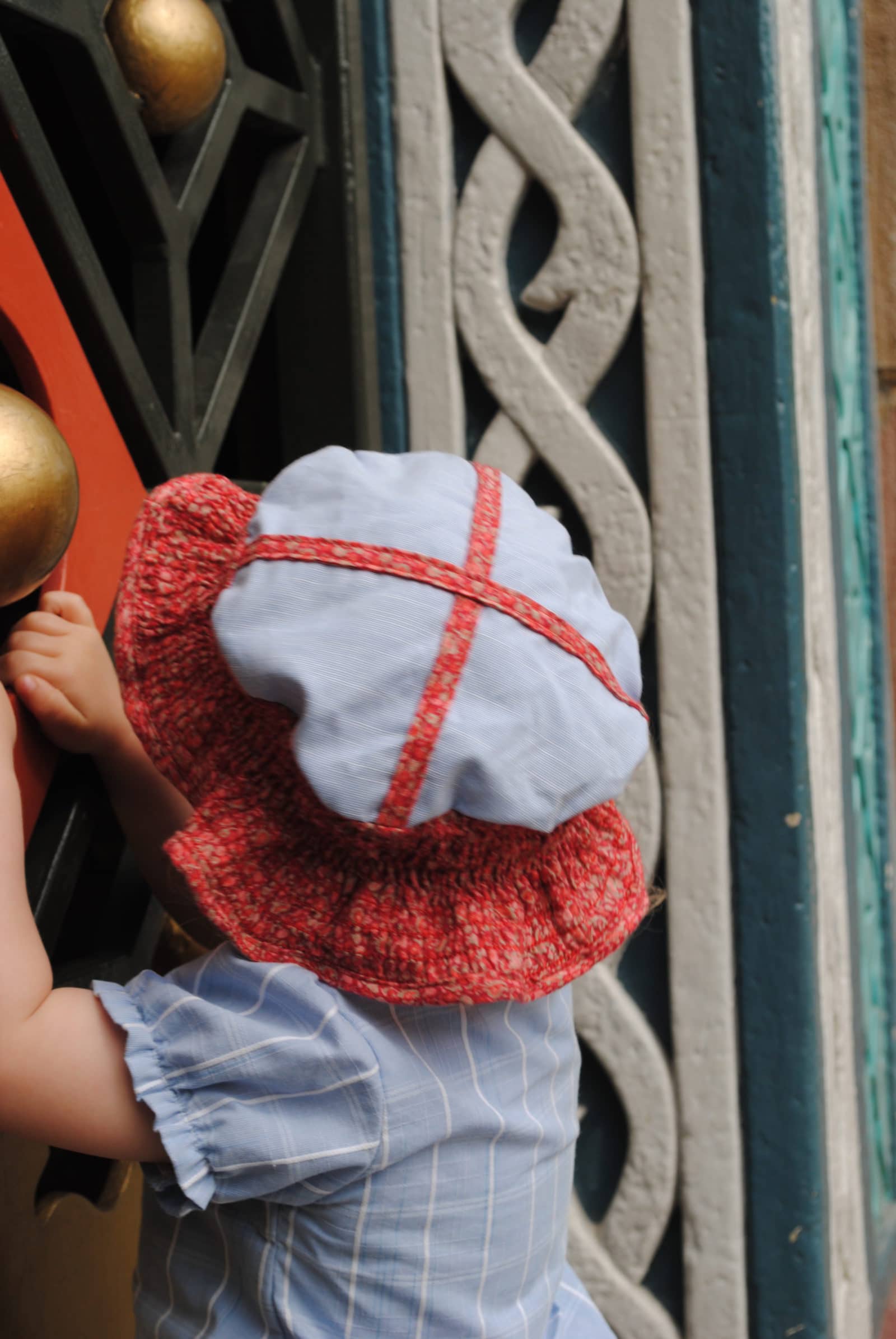 Kinderoutfit aus „ausgedienten Herrenhemden“