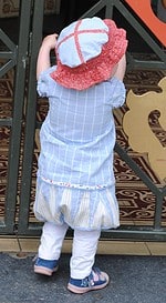 Kinderoutfit aus „ausgedienten Herrenhemden“