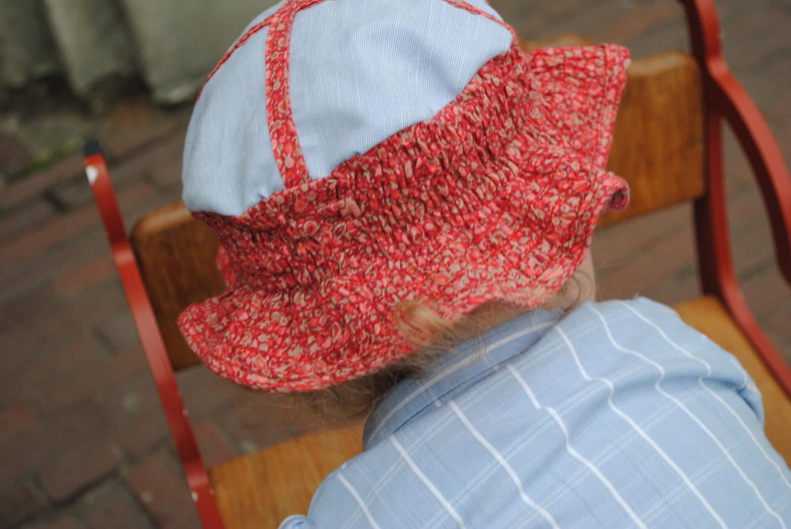 Kinderoutfit aus „ausgedienten Herrenhemden“