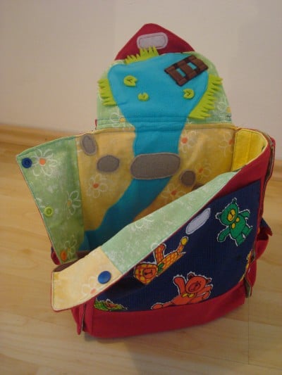 Kinderrucksack zum Aufklappen