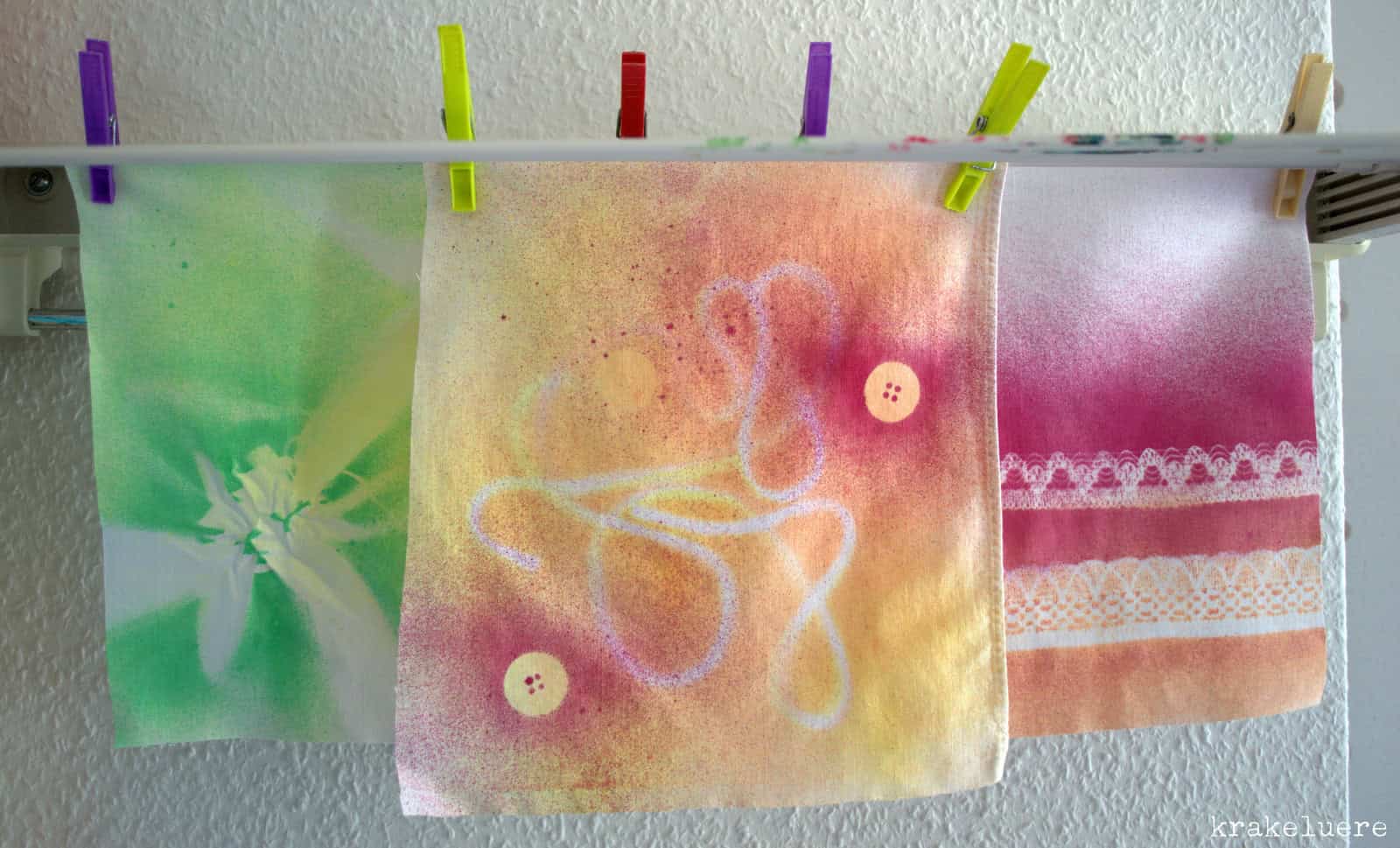 Experimente mit Textilsprühfarbe!