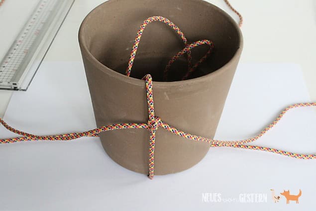 Blumenampel aus Paracord