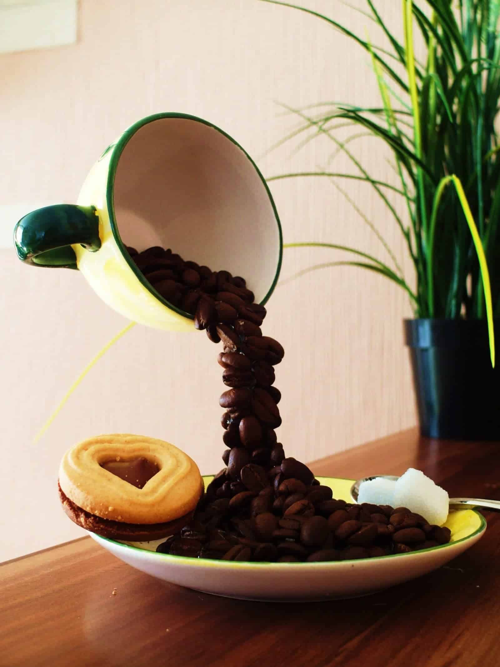 Die schwebende Tasse - HANDMADE Kultur