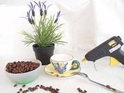 Die schwebende Tasse