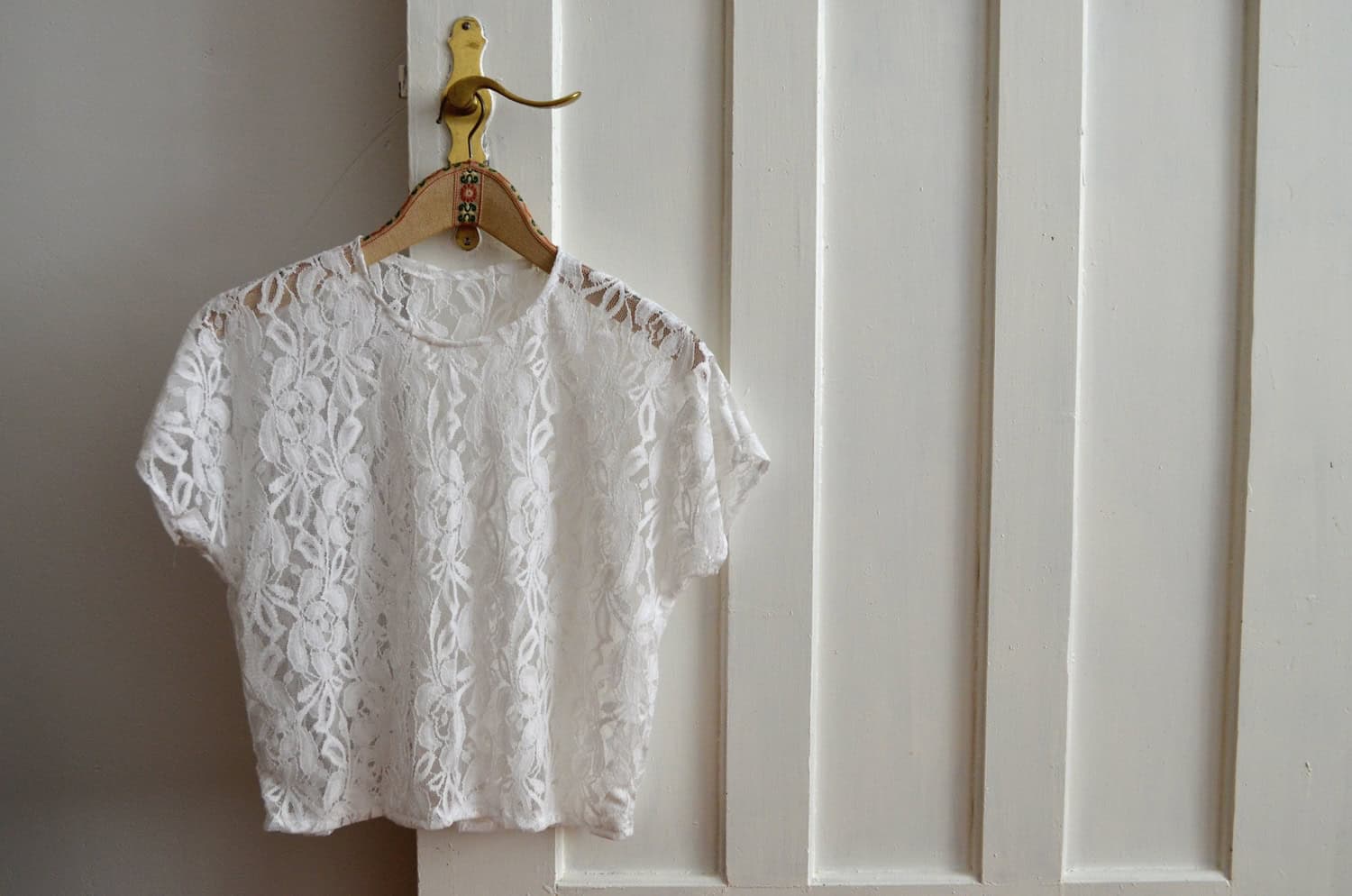 DIY-Shirt: Ein Hauch von Spitze