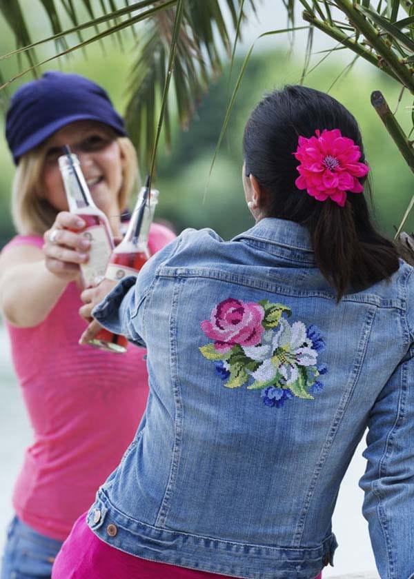 Jeans-Jacke mit Blumen