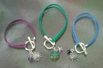 Veloursband Armband mit Anhängerchen