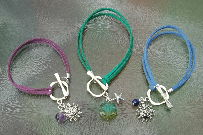 Veloursband Armband mit Anhängerchen