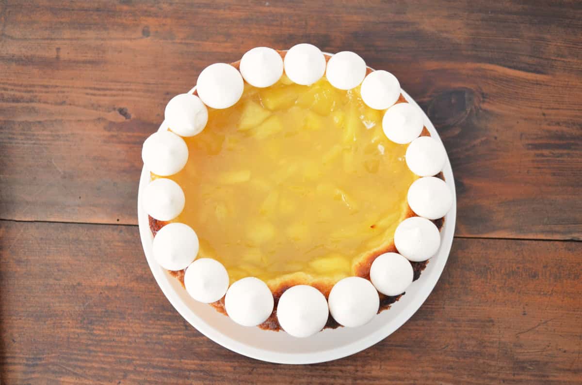 Was Süßes zum Wochenende: Apfel-Wein-Kuchen und seine Meringues