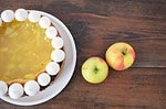 Was Süßes zum Wochenende: Apfel-Wein-Kuchen und seine Meringues