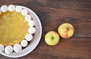 Was Süßes zum Wochenende: Apfel-Wein-Kuchen und seine Meringues