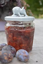 Leckeres Pflaumenmus mit der blauen/grauen Elise